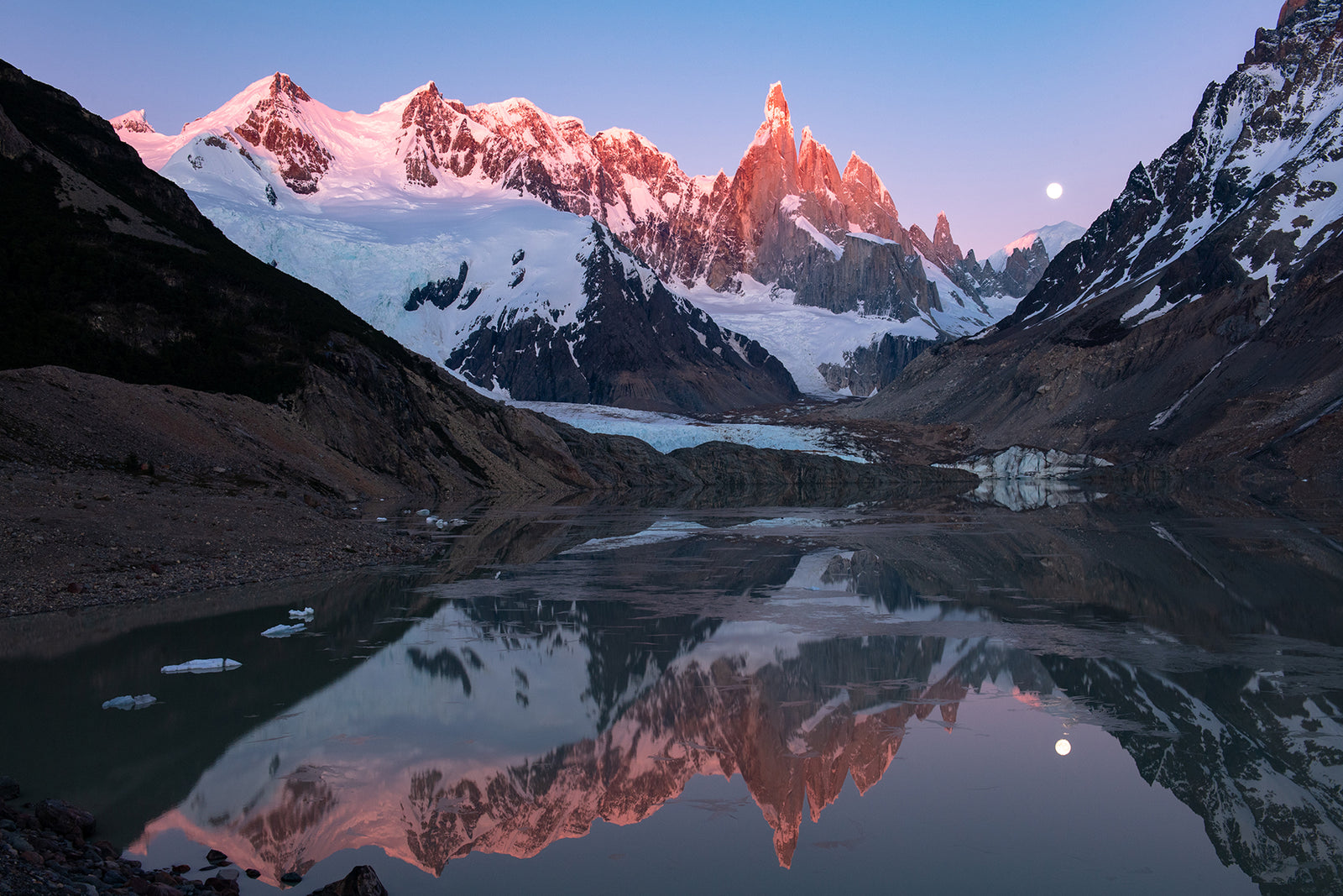 Lago Torre Sunrise - Mike Crane Photography